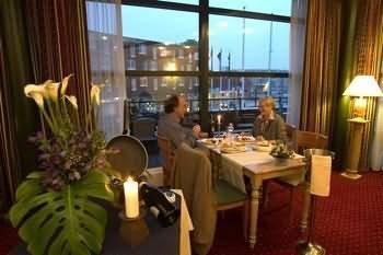 City Hotel Restaurant Stadskanaal Exterior photo
