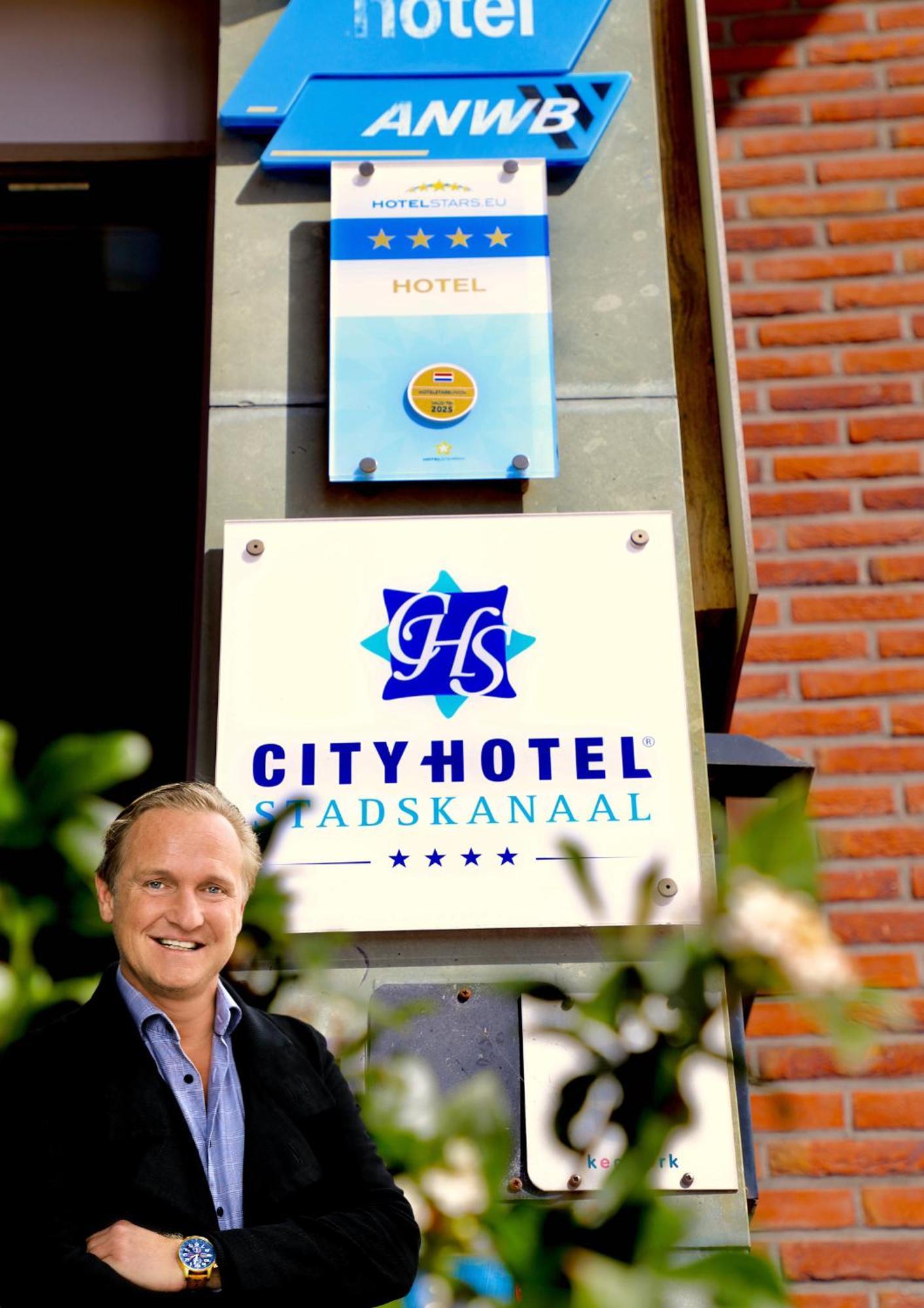 City Hotel Restaurant Stadskanaal Exterior photo